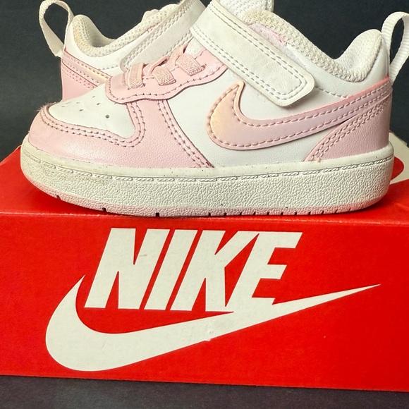 Nike Court Borough Low 2 | White and Pink
Toddler Size 6C | DQ0493100 - Picture 2 of 6